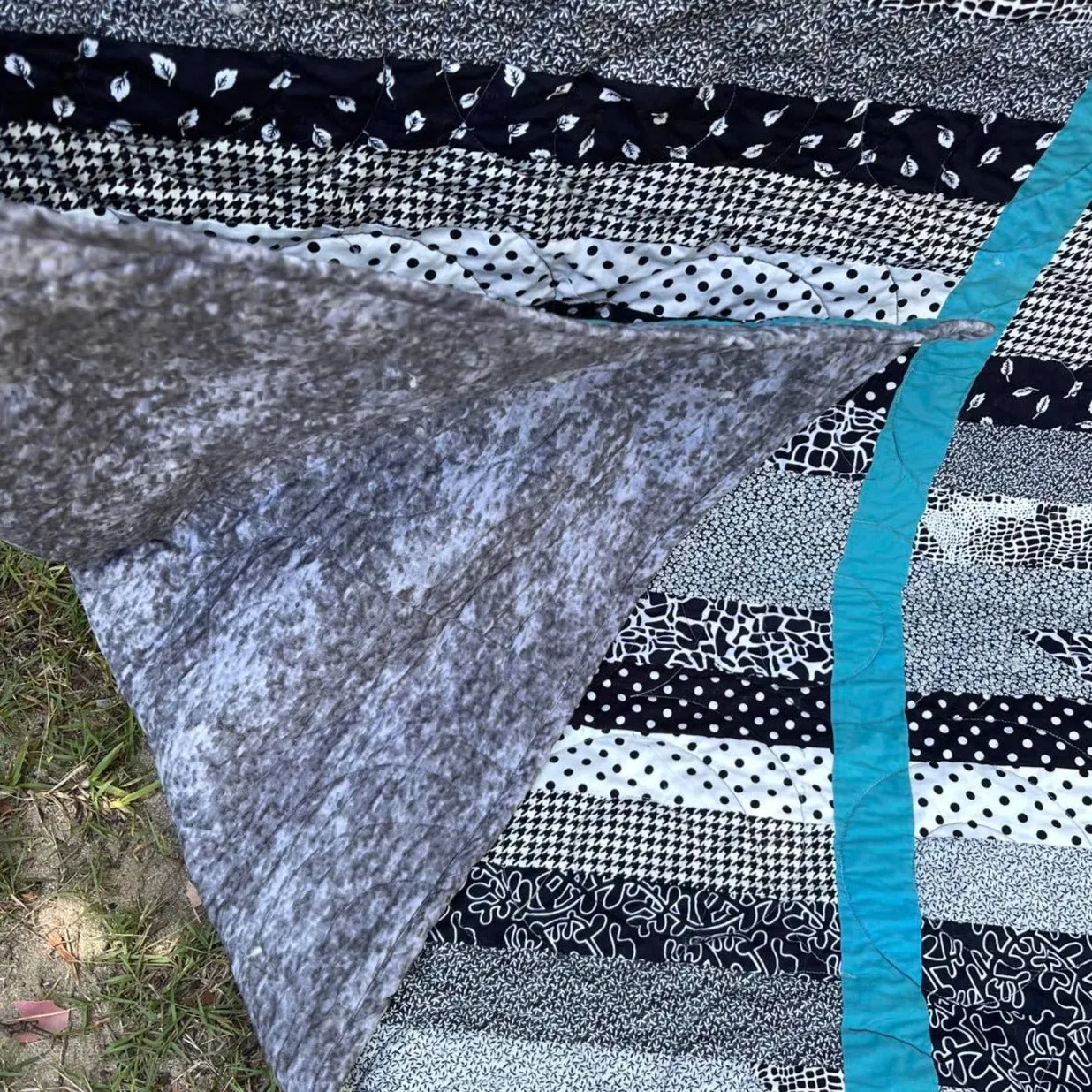 Black & White with Teal Quilt Finished Size 54 x 64 Approx