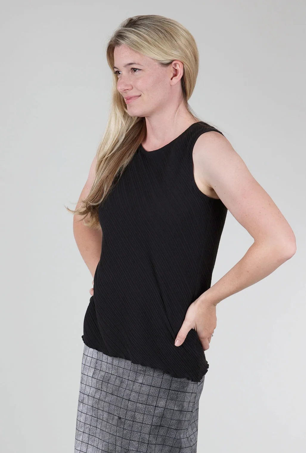 Micropleat Tank, Black