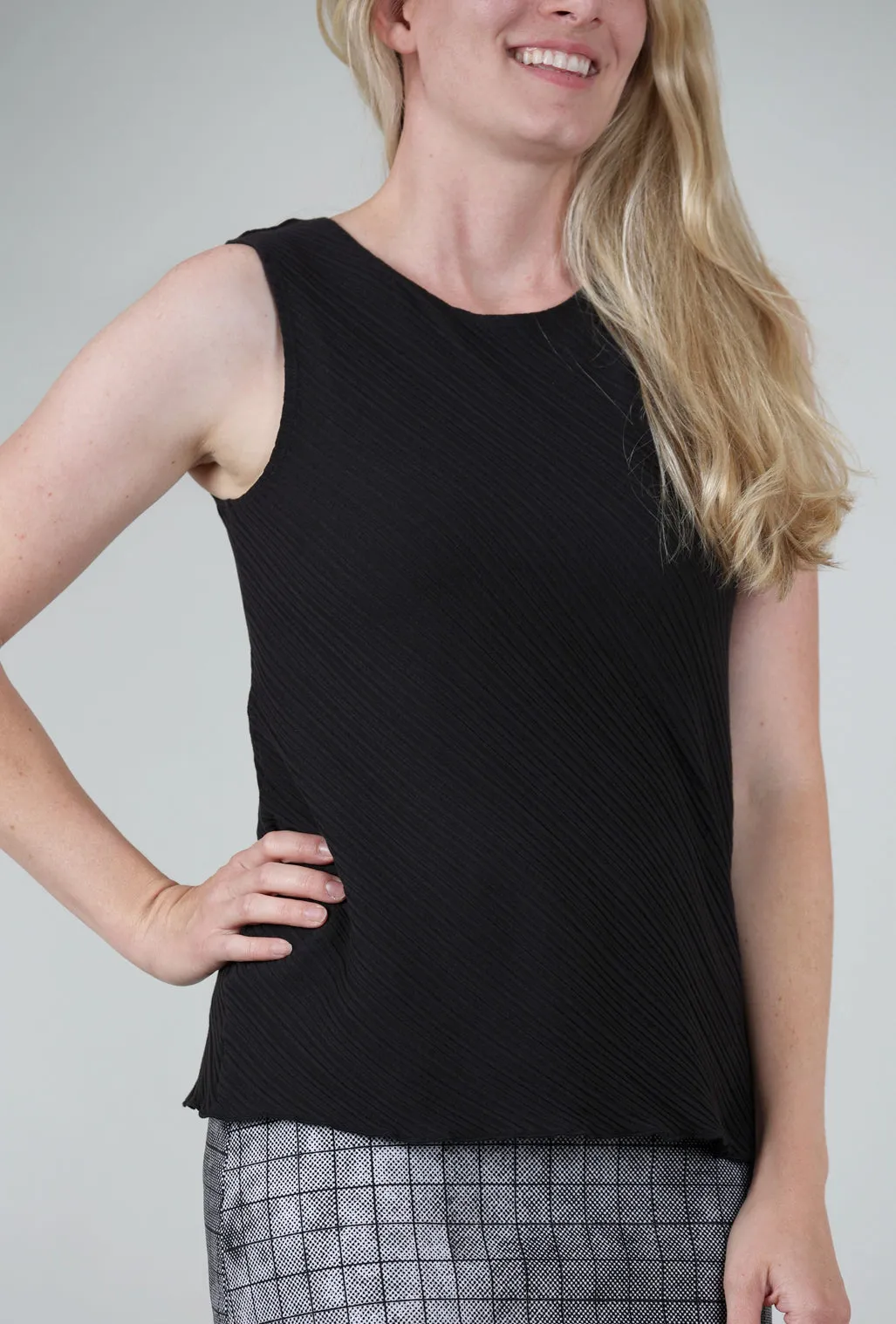 Micropleat Tank, Black