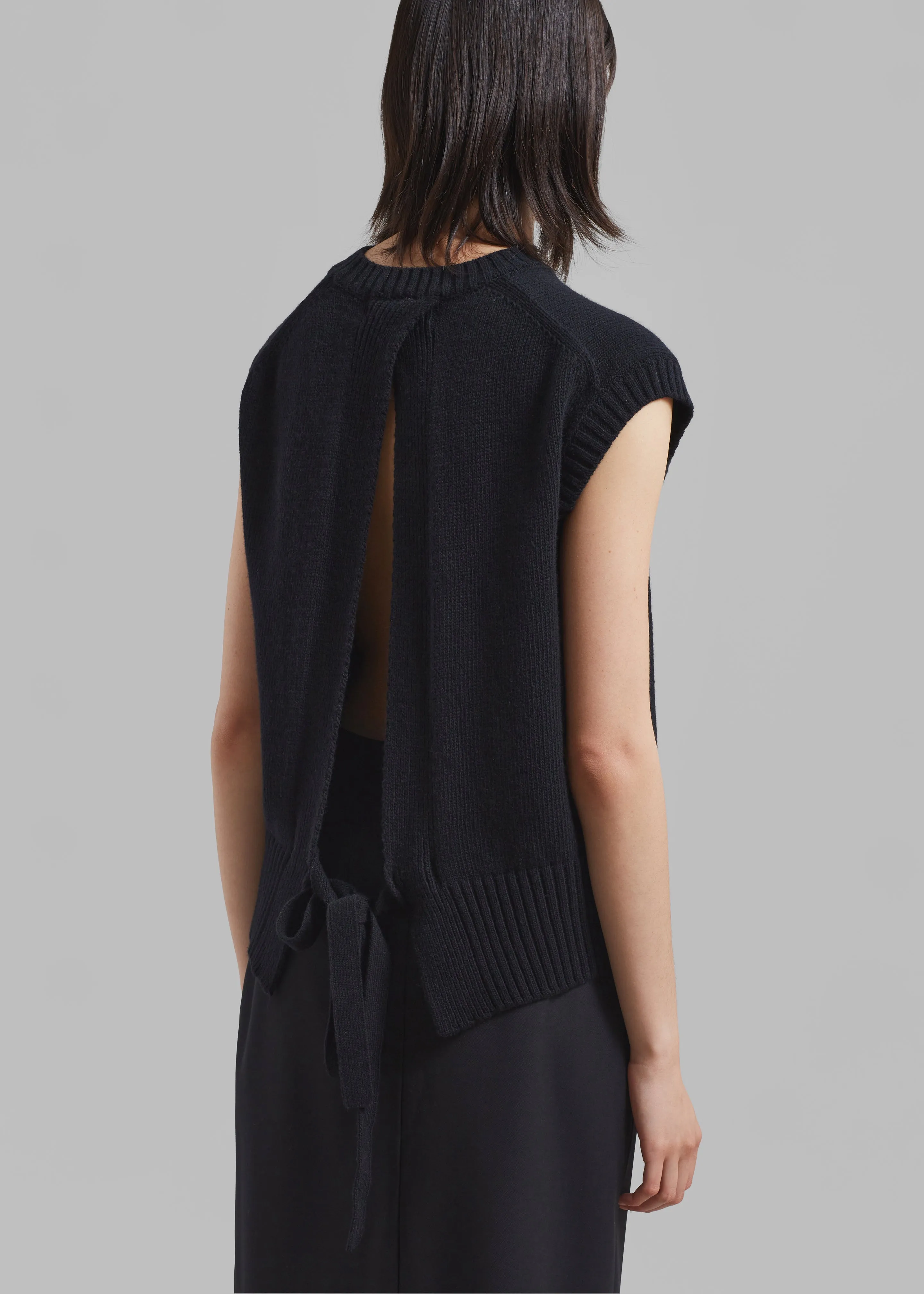 Milo Knit Vest - Black