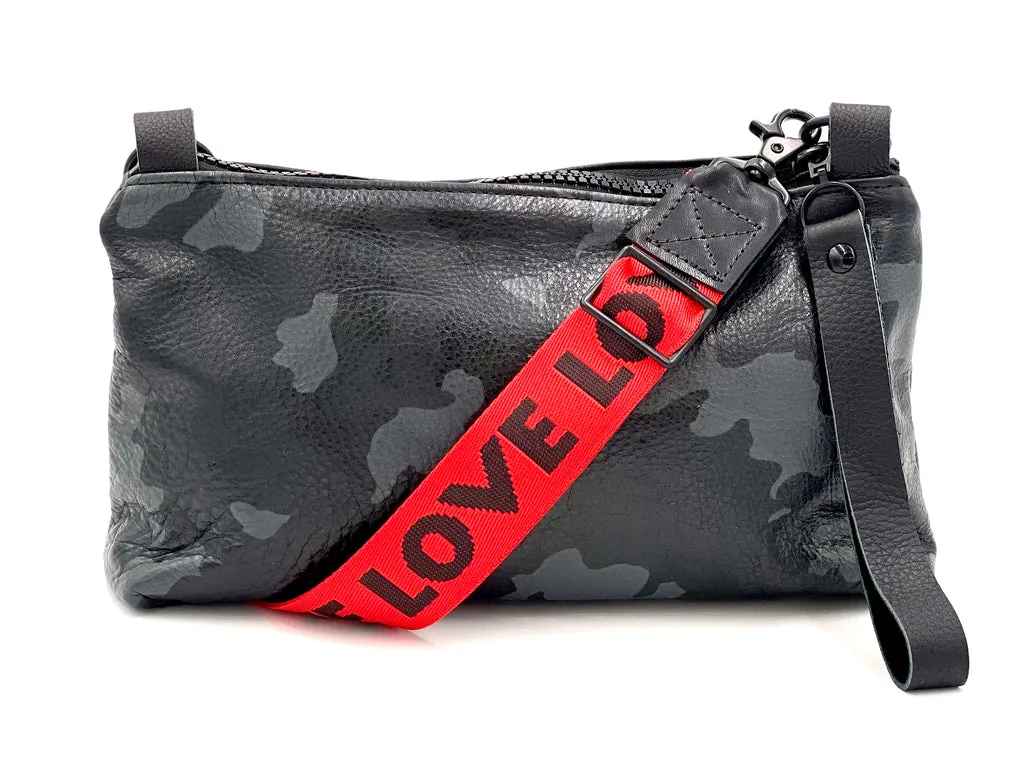 Nancy Wrislet/Crossbody Black Camo With Love Strap