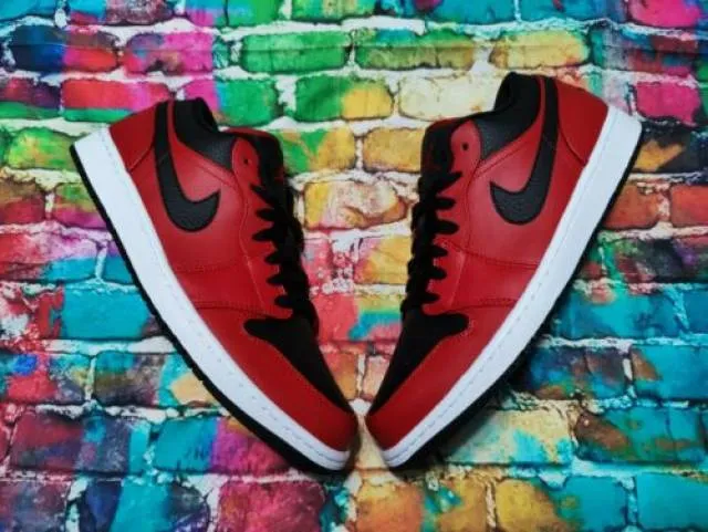 Nike Air Jordan 1 Low Retro Reverse Bred Gym Red Black 5...