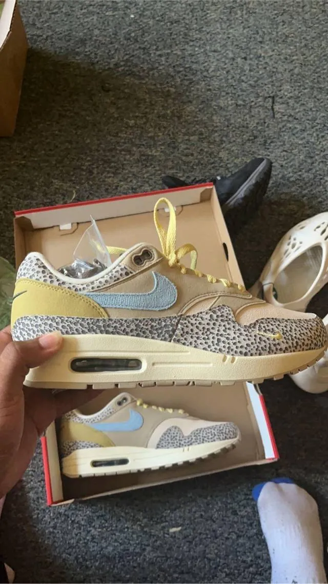 Nike air max 1 safari beige