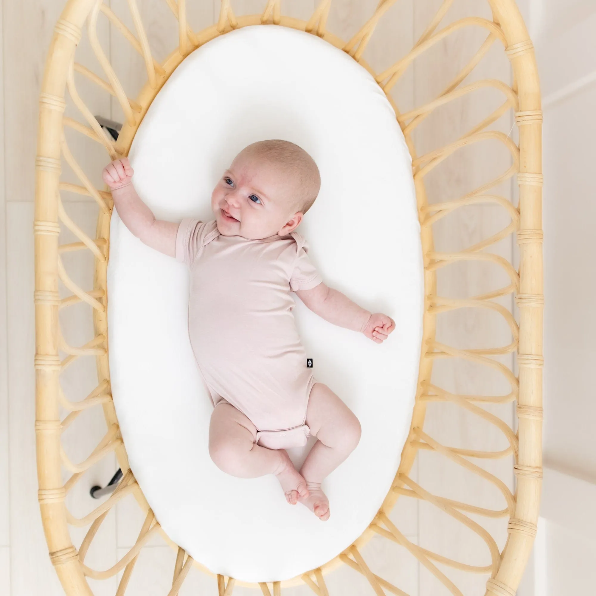 Oval Bassinet Sheet in Cloud