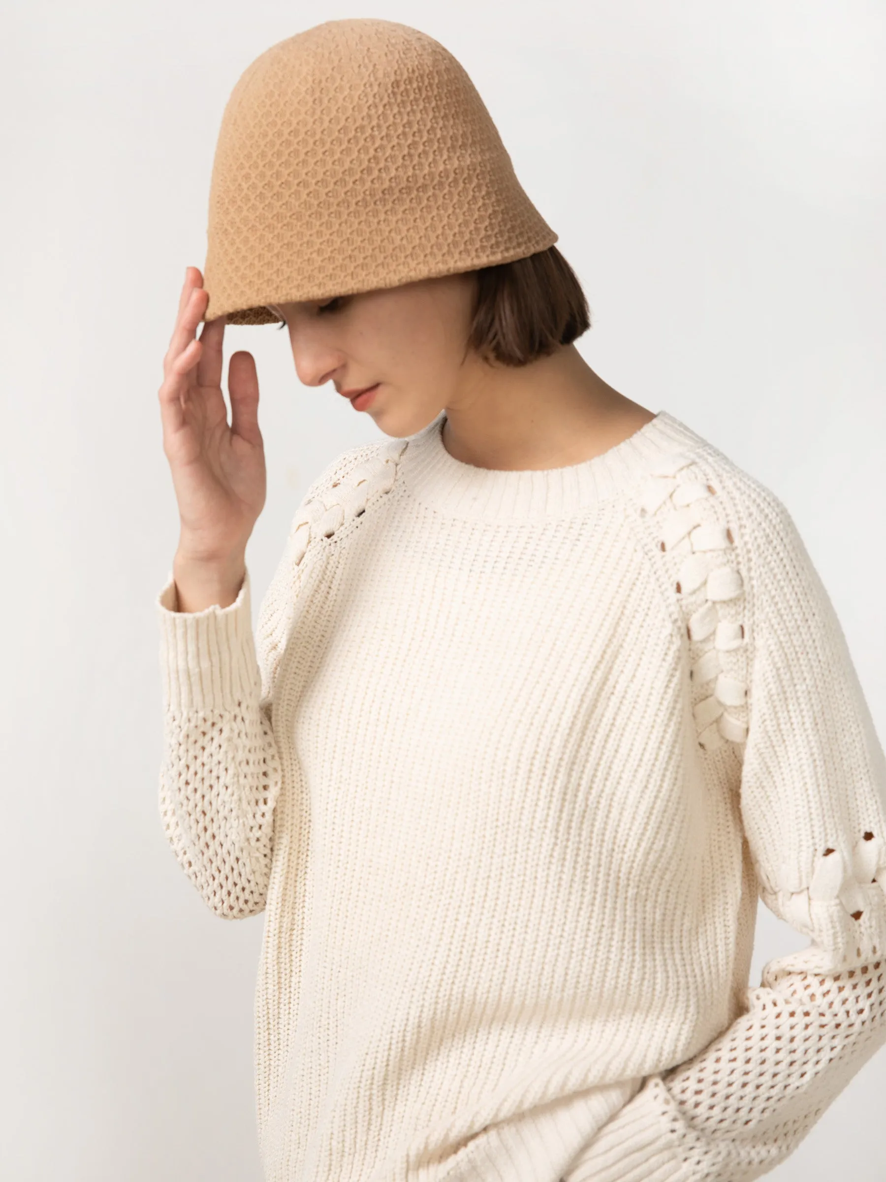 Raglan Sleeve Niche Knit Pullover