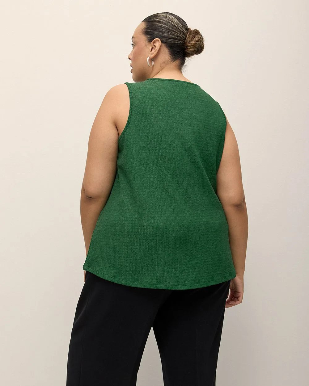 Sleeveless A-Line Knit Top with V-Opening