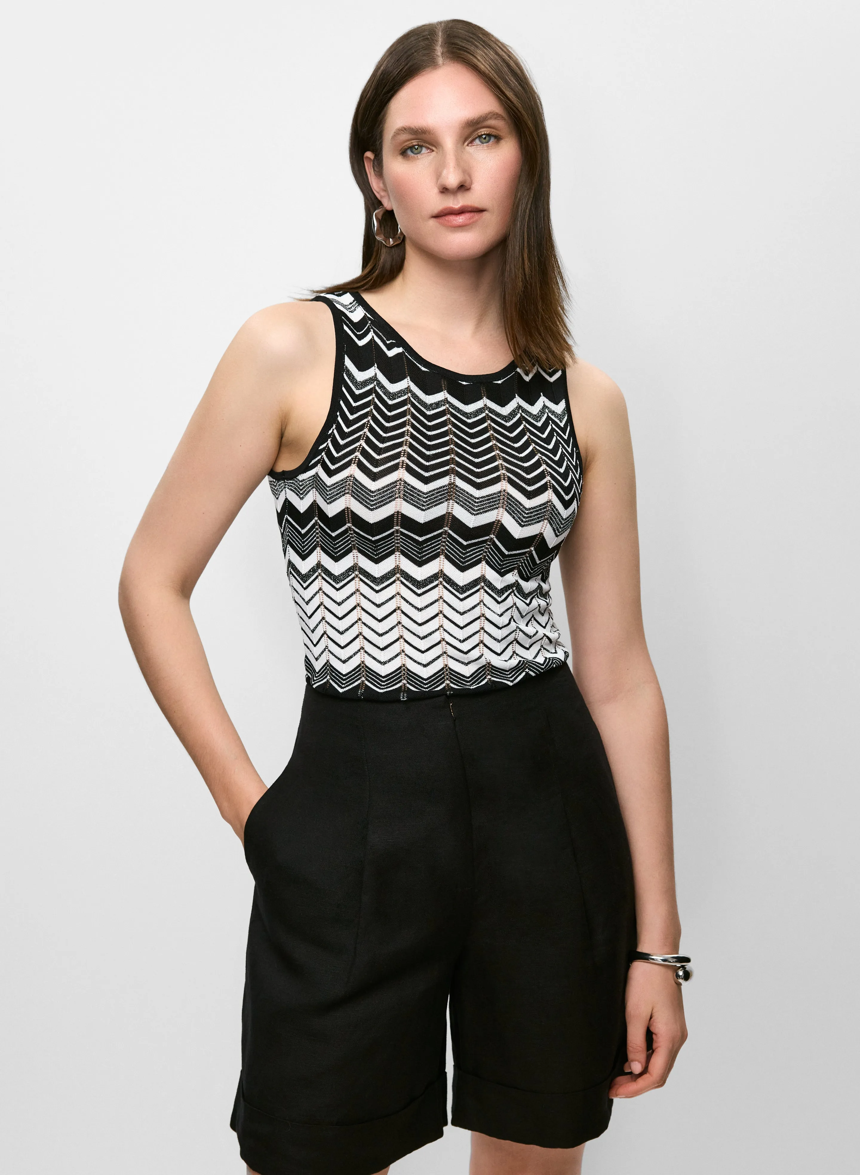 Sleeveless Zigzag Knit Top