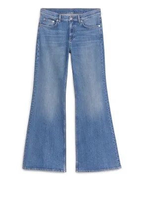 WAVE Slim Flared Stretch Jeans - Regular waist - Long - Bright Blue - Ladies | H&M GB